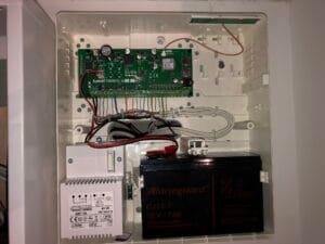 Centrala alarmowa SATEL Perfecta 16 po modernizacji systemu alarmowego
