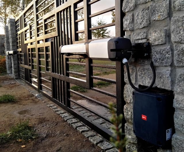 Automatyka bramy dwuskrzydłowej BFT Phobos A40 w Lubnów